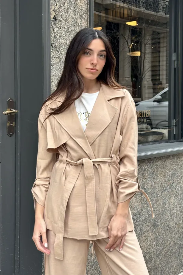TRENCH TENCEL CON CINTO
