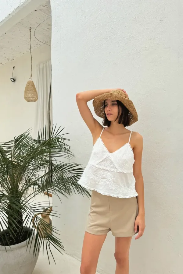MUSCULOSA BRETEL V TIRA POMPON (IMPORTADO)