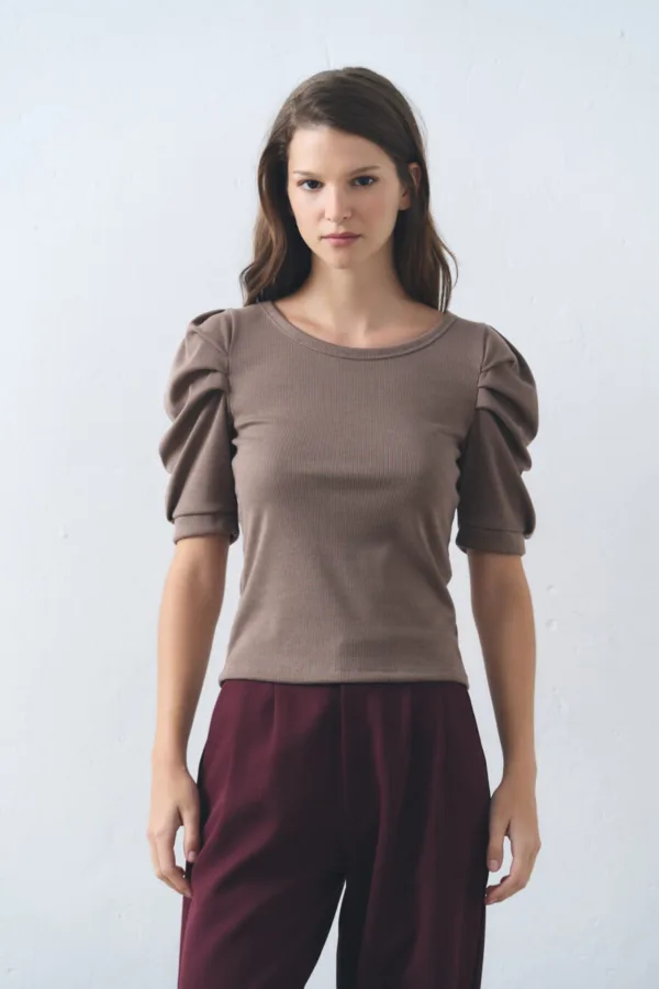 REMERA MORLEY PRINCESA CON PUÑO