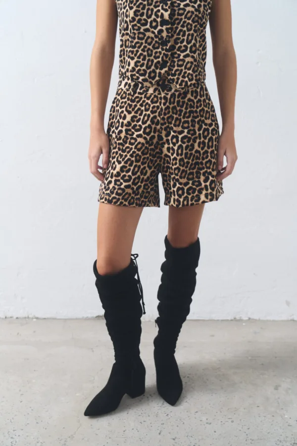 SHORT SASTRERO ANIMAL PRINT