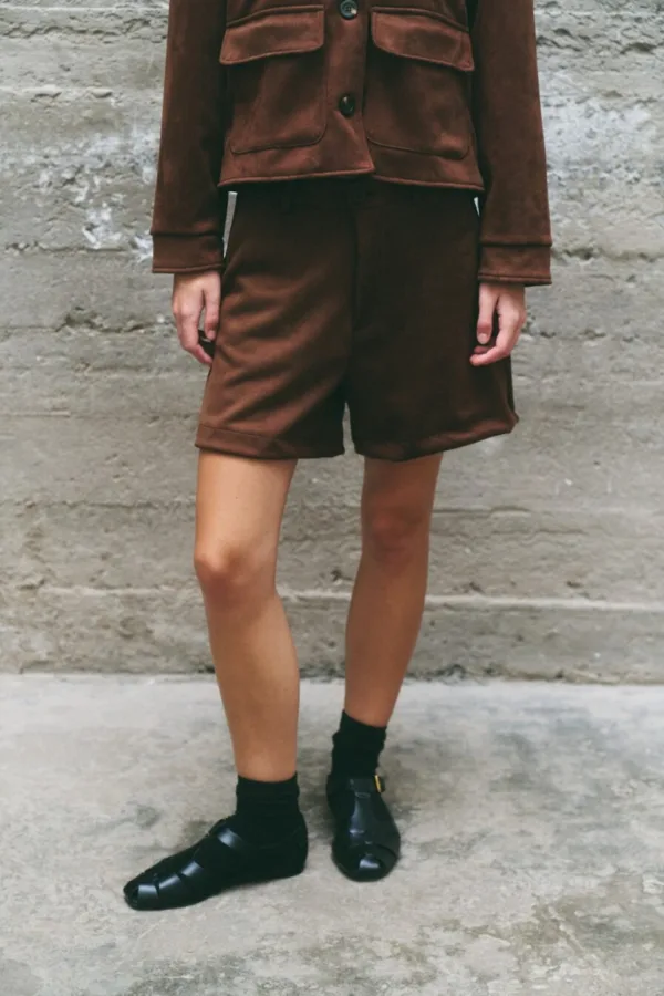 SHORT GAMUZA