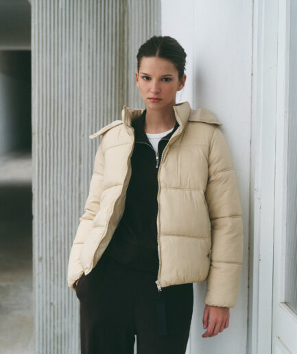 CAMPERA PUFFER POLAR CON CAPUCHA