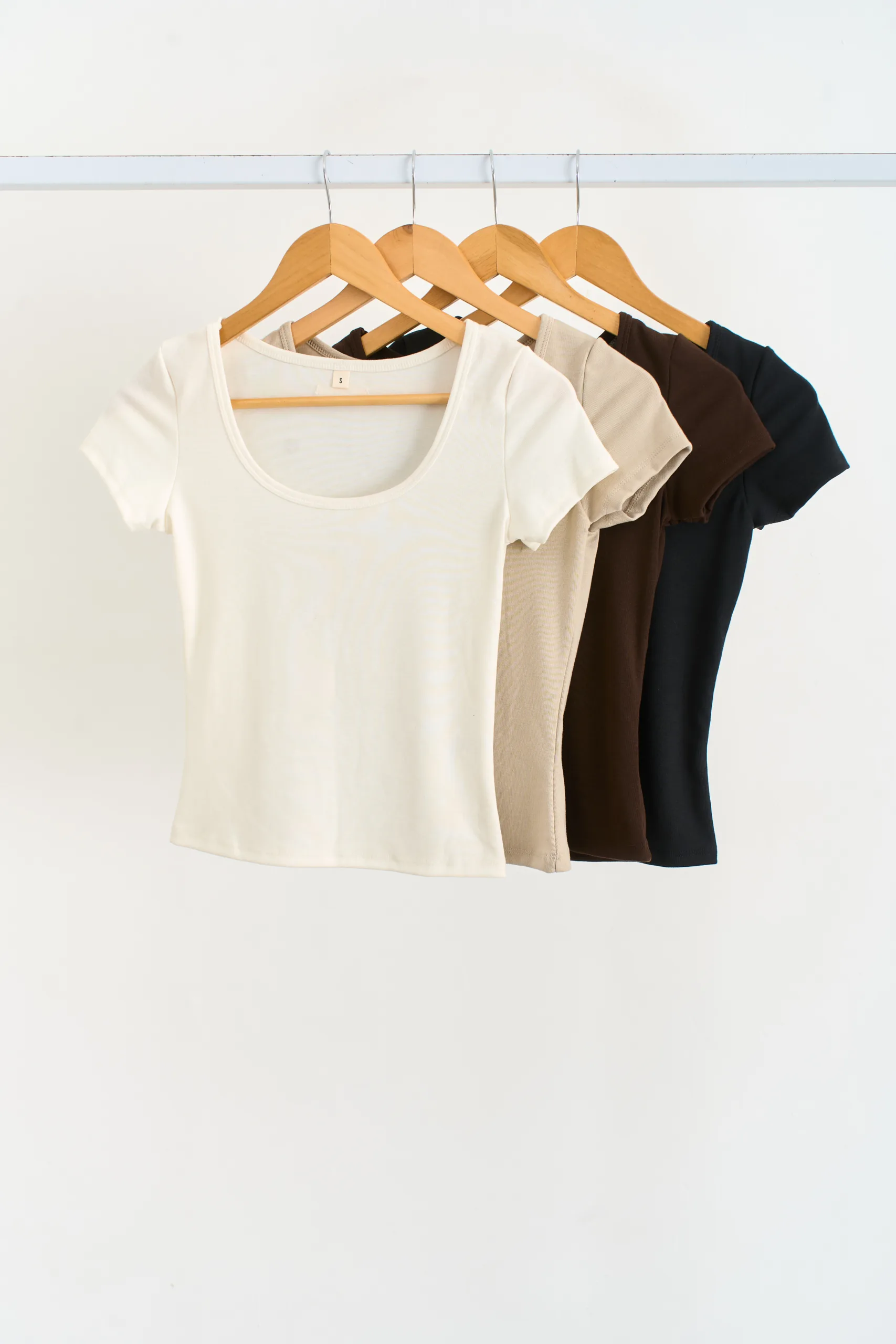 REMERA BABY RIB CON ETIQUETA - Imagen 6