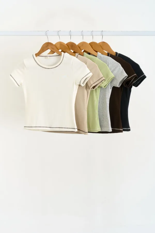REMERA RIB BORDADO COMBI