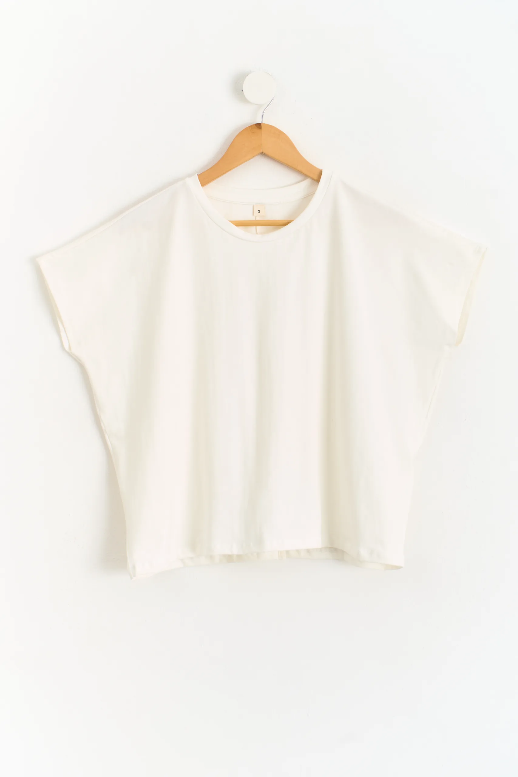 REMERA ALG FRESCO PREMIUM CON TAJO - Imagen 4