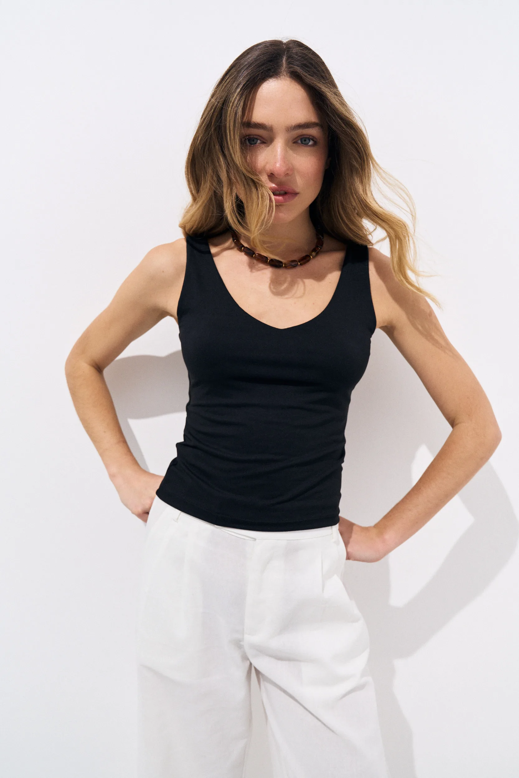 MUSCULOSA MODAL SOFT CUELLO V - Imagen 2