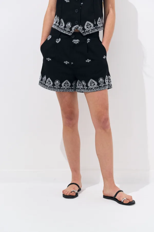 SHORT LINO CON GUARDA